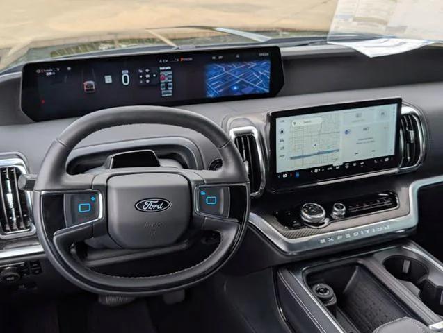 new 2025 Ford Expedition car, priced at $77,698