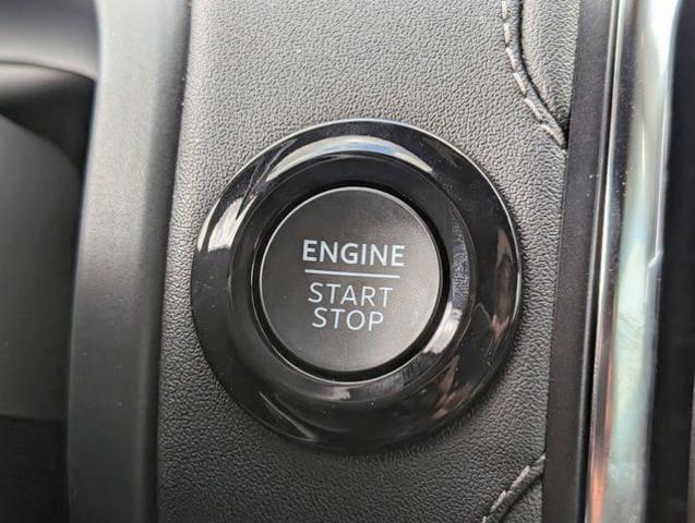 new 2025 Ford Expedition car, priced at $77,698