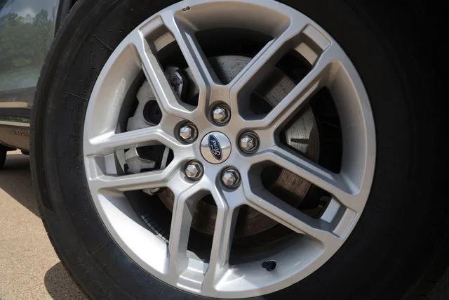 new 2025 Ford Explorer car, priced at $39,395
