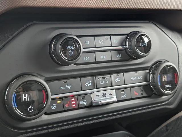 new 2024 Ford Bronco car, priced at $47,324