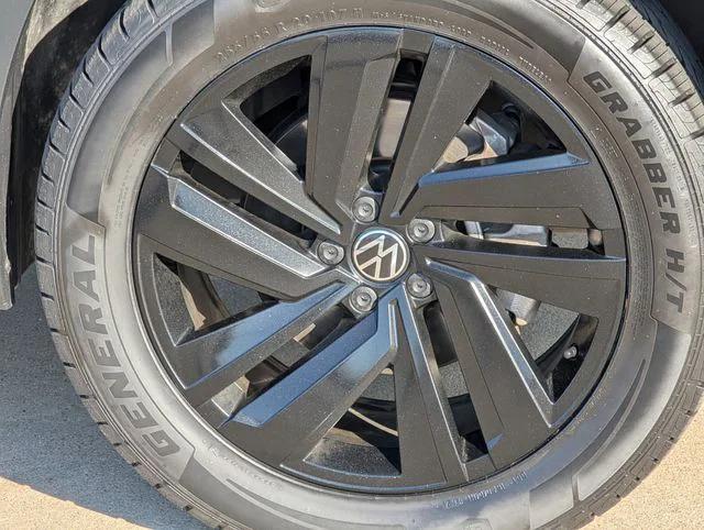 used 2022 Volkswagen Atlas Cross Sport car, priced at $25,487