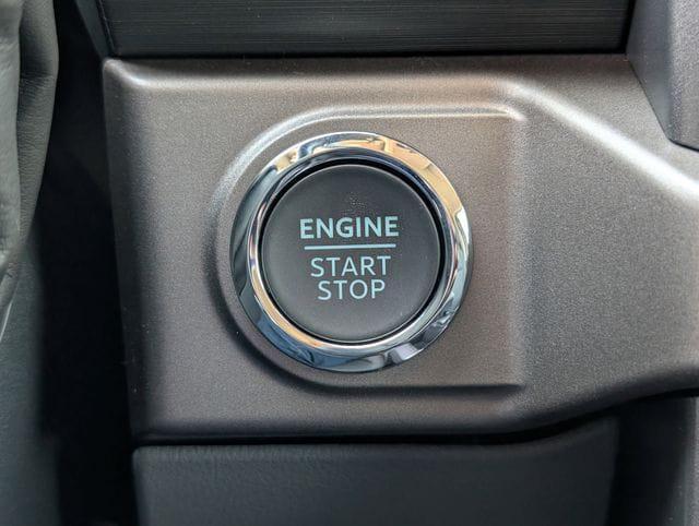 new 2025 Ford F-150 car, priced at $51,864