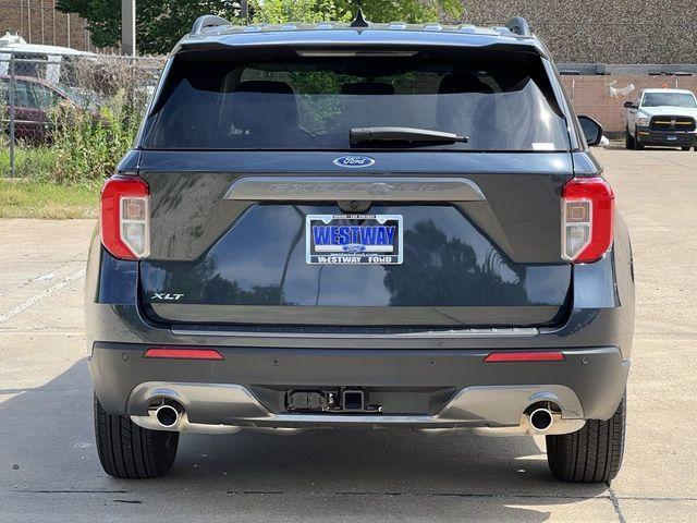 new 2024 Ford Explorer car, priced at $40,881