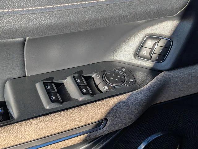 used 2024 Ford Expedition car, priced at $38,987