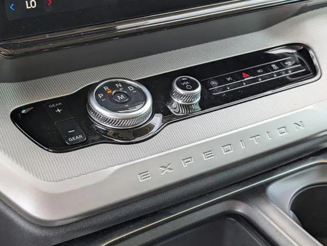new 2025 Ford Expedition car, priced at $59,596