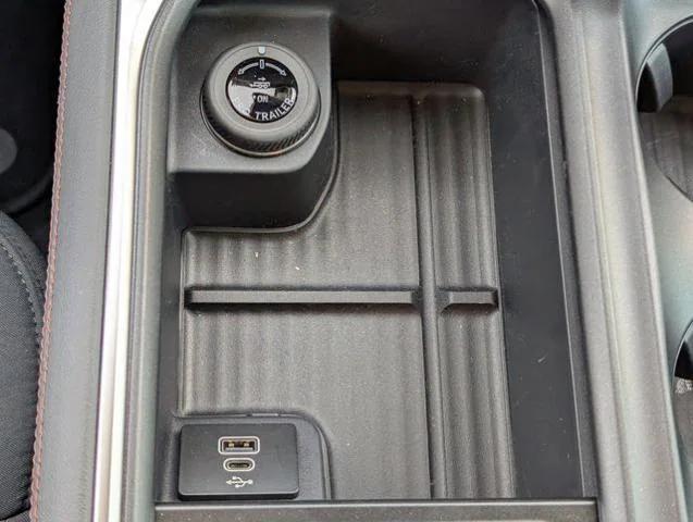 new 2025 Ford Expedition car, priced at $59,596