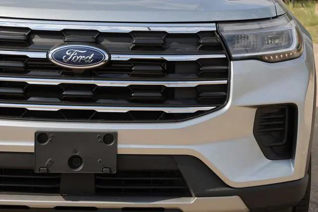 new 2025 Ford Explorer car, priced at $37,783