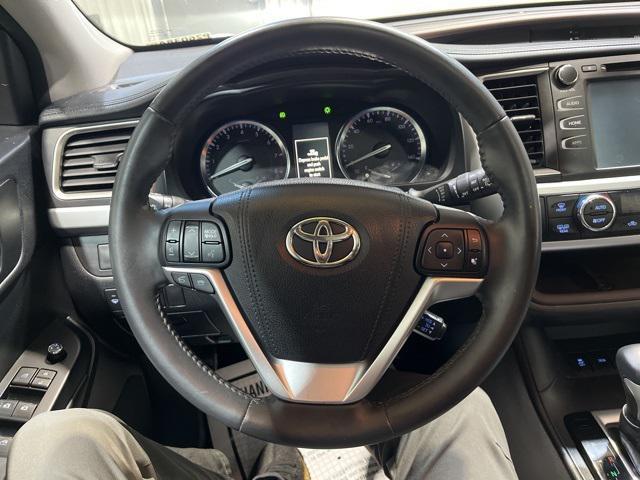 used 2016 Toyota Highlander car, priced at $20,327