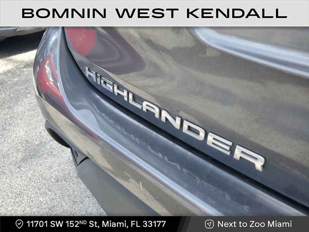 used 2022 Toyota Highlander car, priced at $28,490