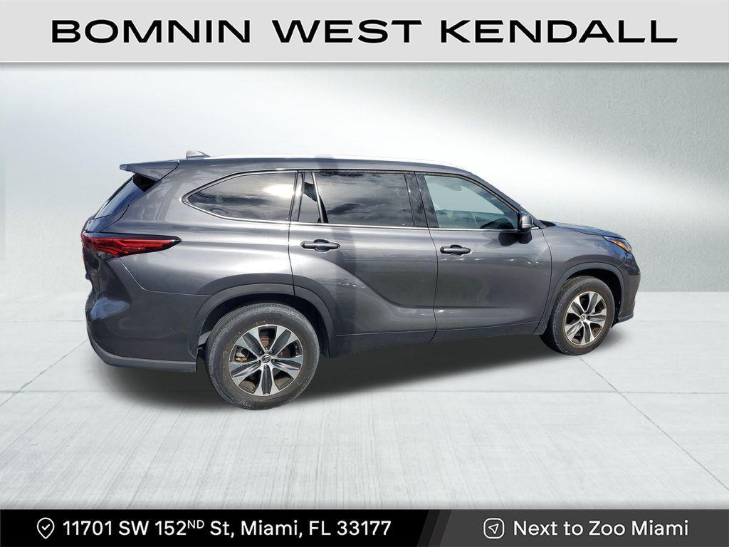 used 2022 Toyota Highlander car, priced at $28,490