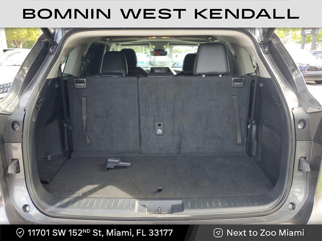 used 2022 Toyota Highlander car, priced at $28,490