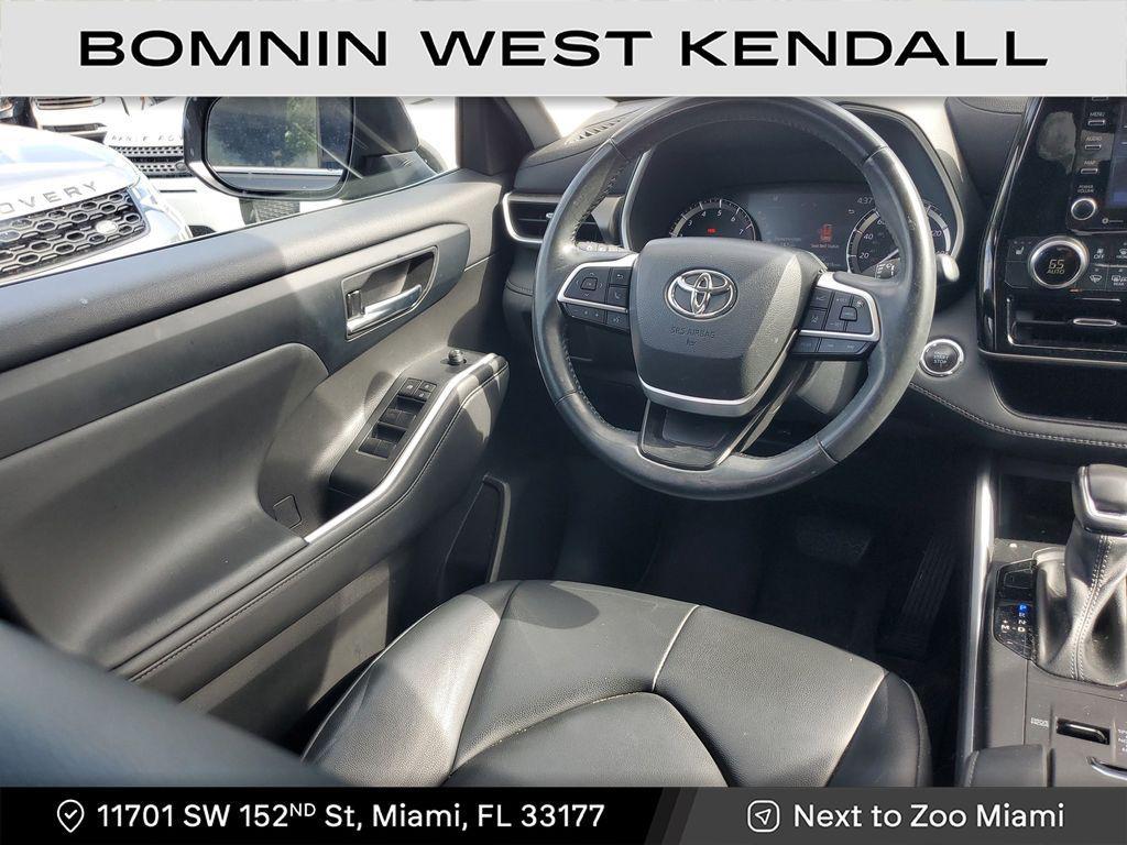 used 2022 Toyota Highlander car, priced at $28,490