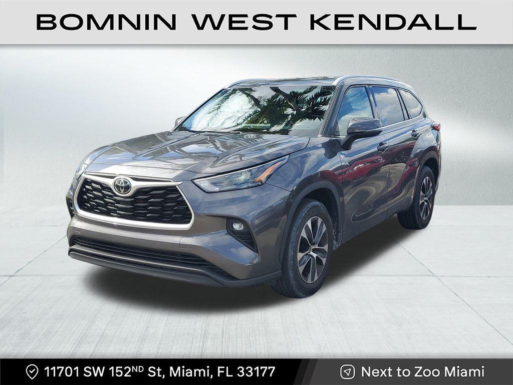 used 2022 Toyota Highlander car, priced at $28,490