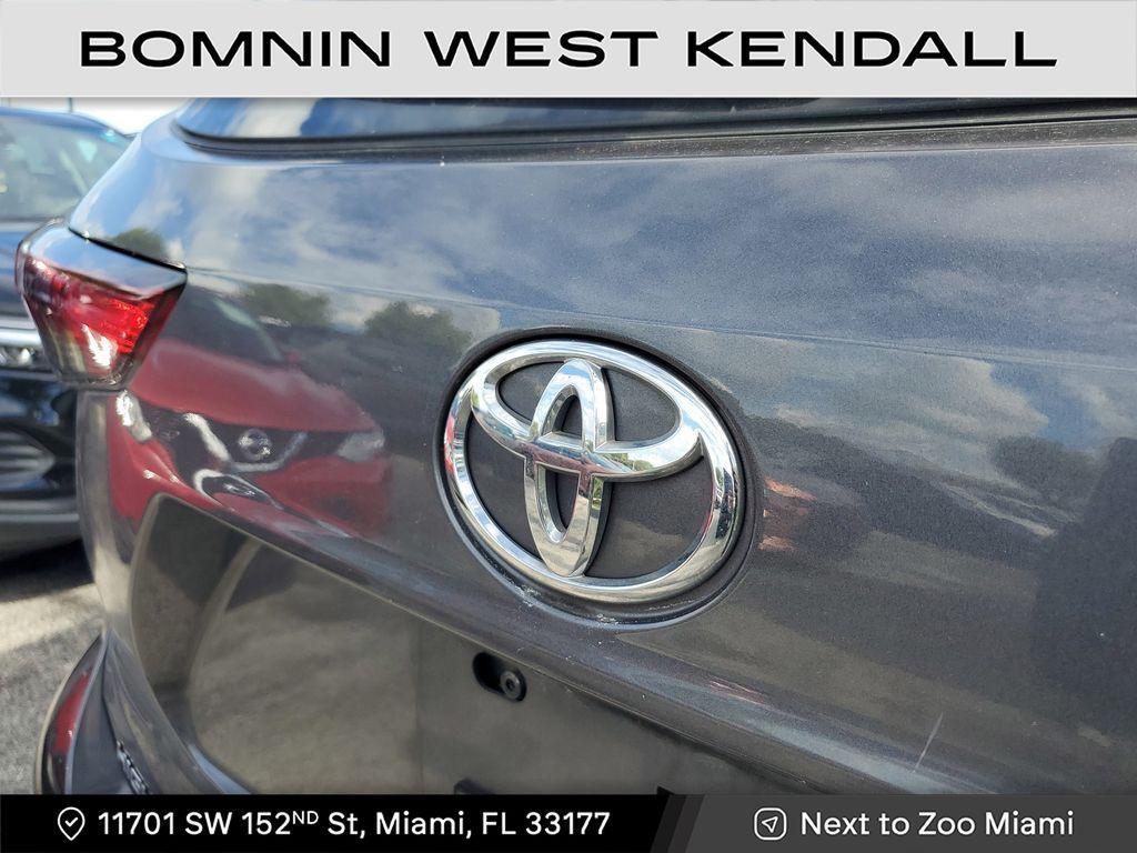 used 2022 Toyota Highlander car, priced at $28,490