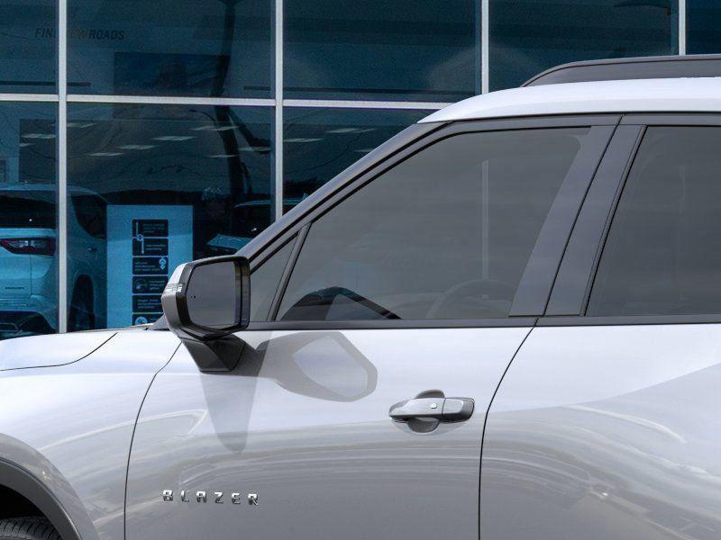 new 2025 Chevrolet Blazer car, priced at $30,195