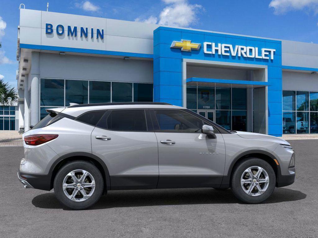 new 2025 Chevrolet Blazer car, priced at $30,195