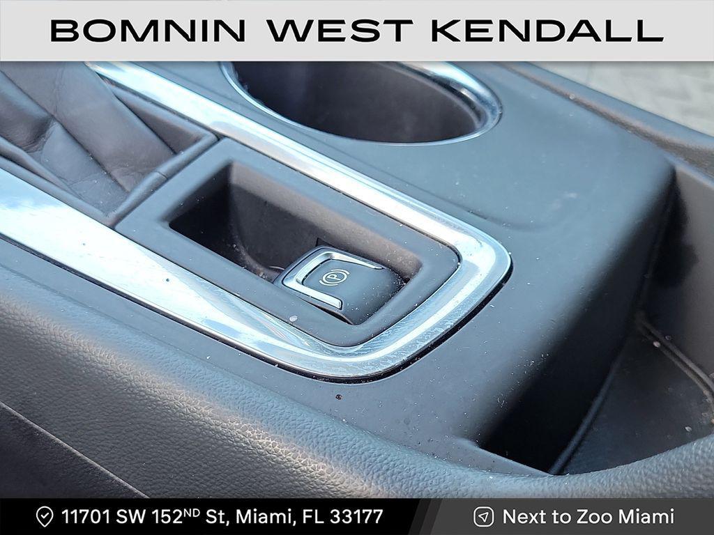 used 2023 Chevrolet Equinox car, priced at $15,990