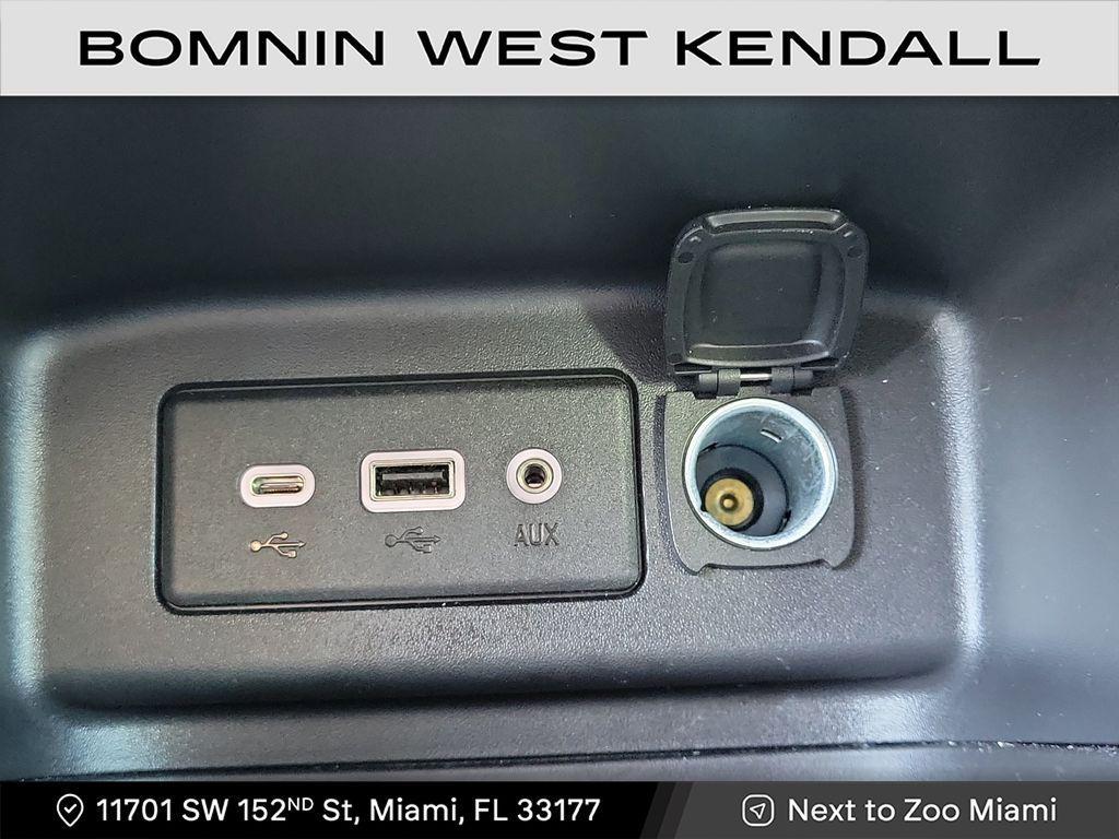 used 2023 Chevrolet Equinox car, priced at $15,990