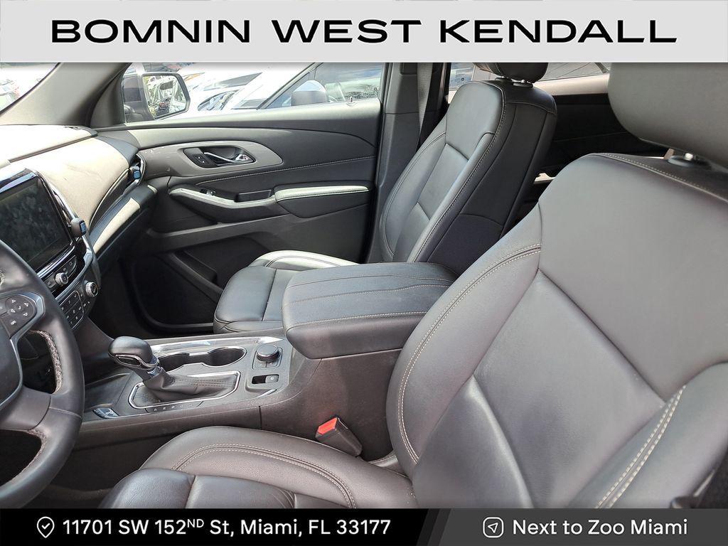 used 2023 Chevrolet Traverse car, priced at $27,490