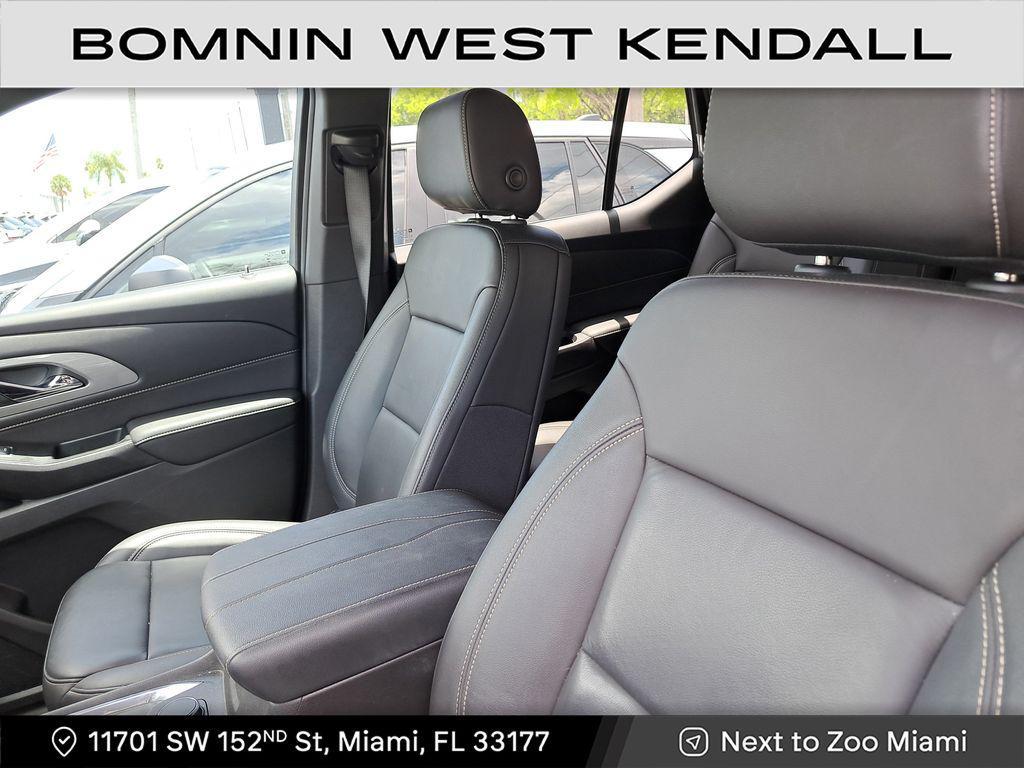 used 2023 Chevrolet Traverse car, priced at $27,490