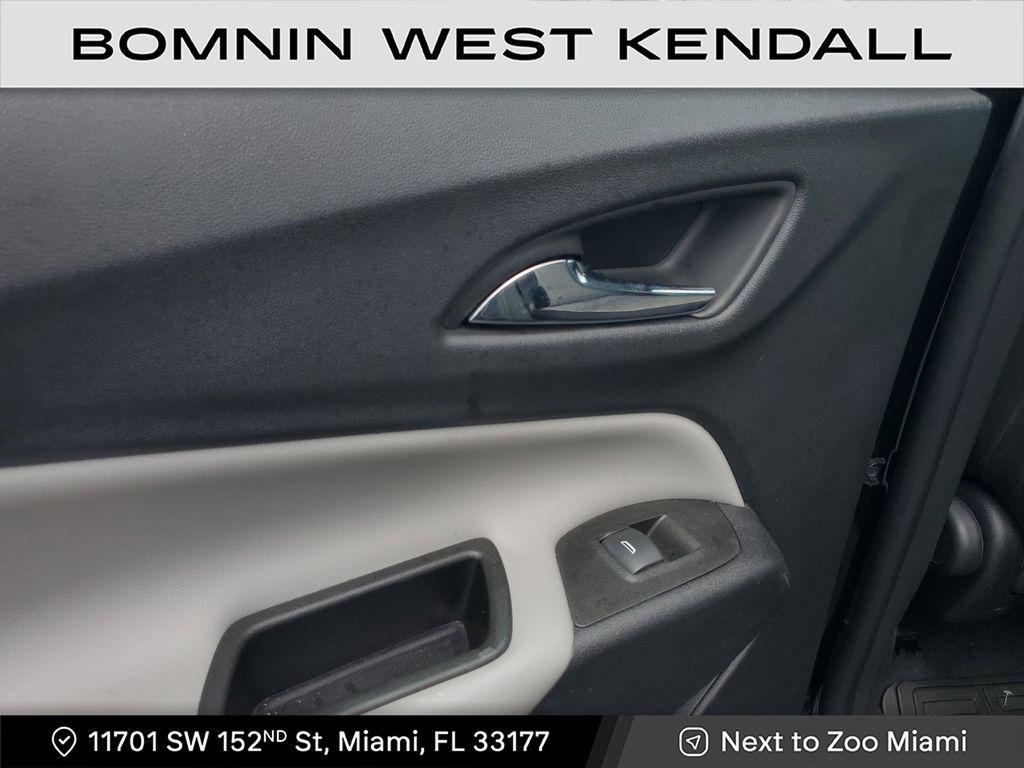 used 2023 Chevrolet Equinox car, priced at $13,990