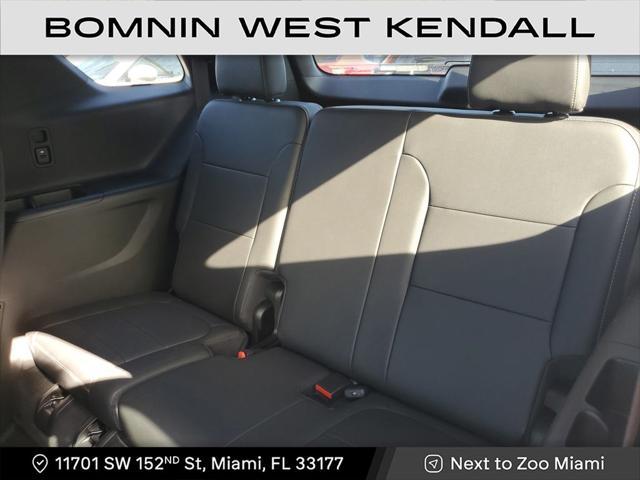used 2022 Chevrolet Traverse car, priced at $28,990