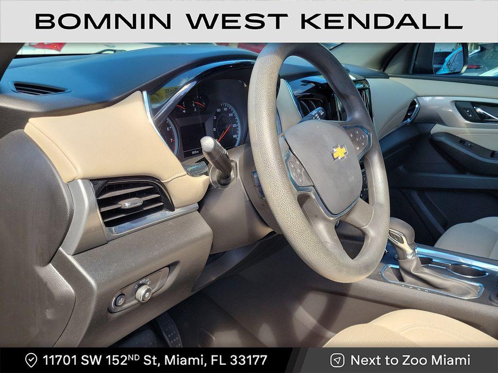 used 2023 Chevrolet Traverse car, priced at $21,990