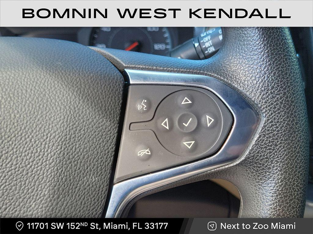 used 2023 Chevrolet Traverse car, priced at $21,990