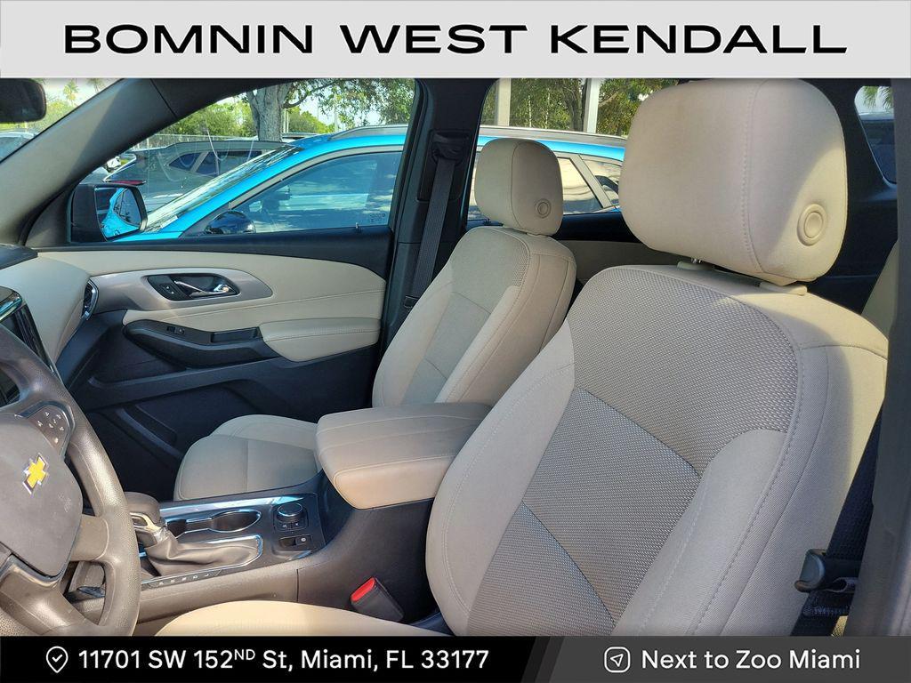 used 2023 Chevrolet Traverse car, priced at $21,990