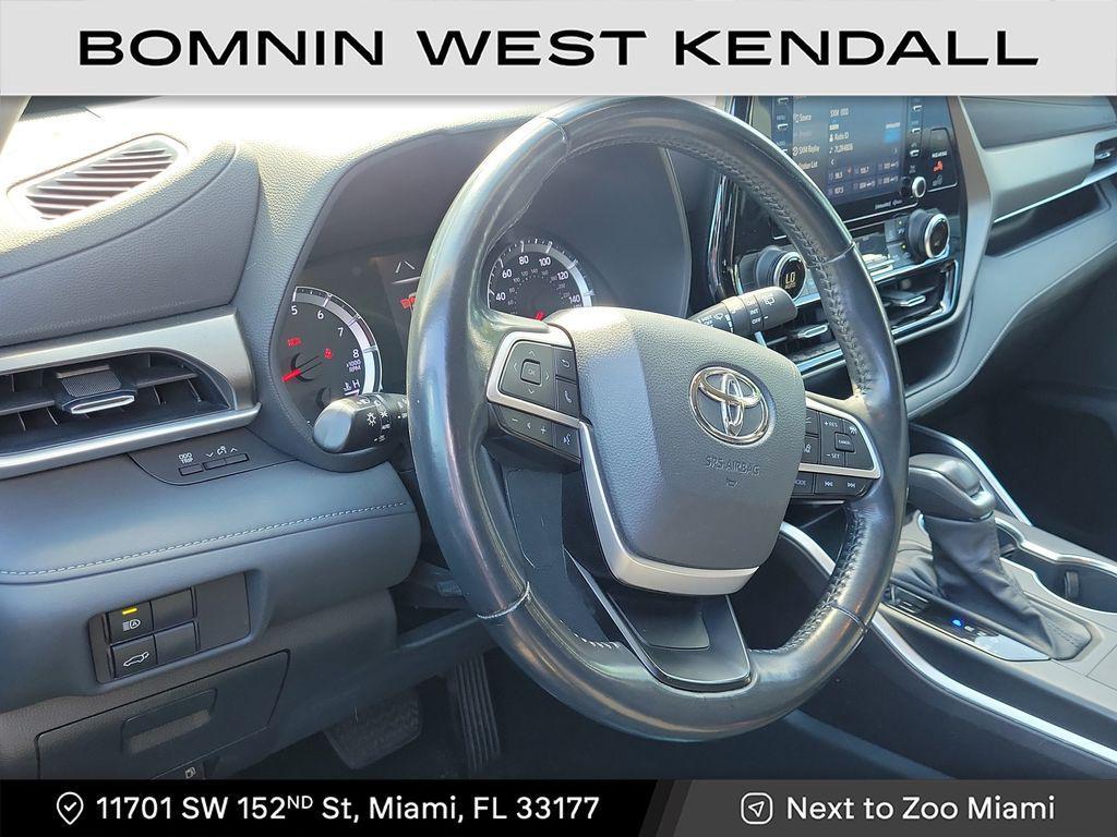 used 2022 Toyota Highlander car, priced at $24,990