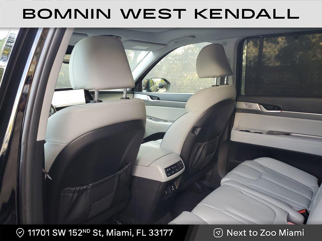 used 2024 Hyundai Palisade car, priced at $32,990