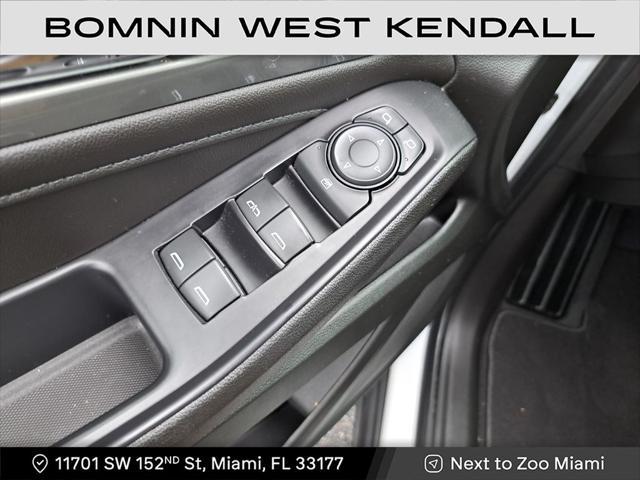 used 2022 Chevrolet Traverse car, priced at $25,990