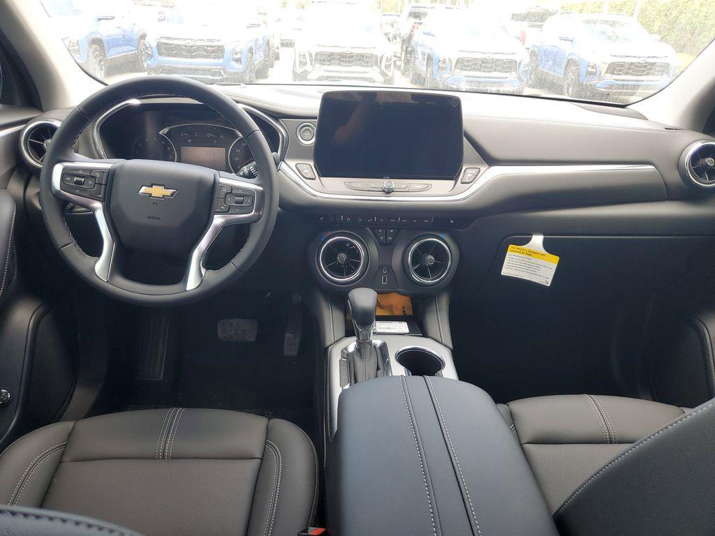 new 2025 Chevrolet Blazer car, priced at $31,090