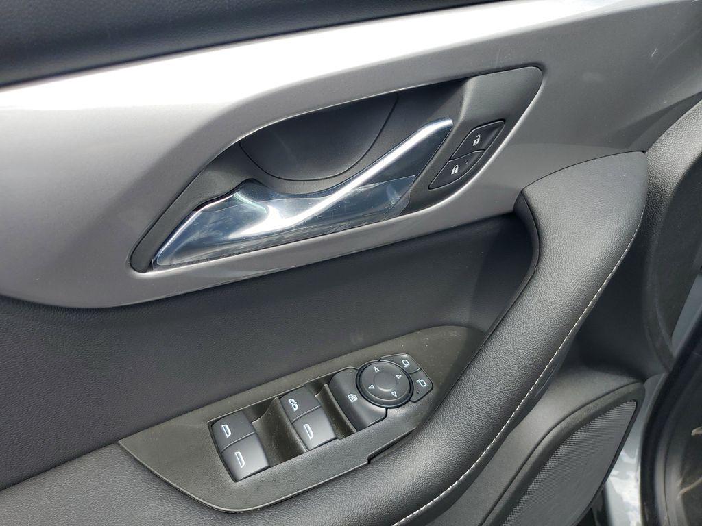 new 2025 Chevrolet Blazer car, priced at $31,090