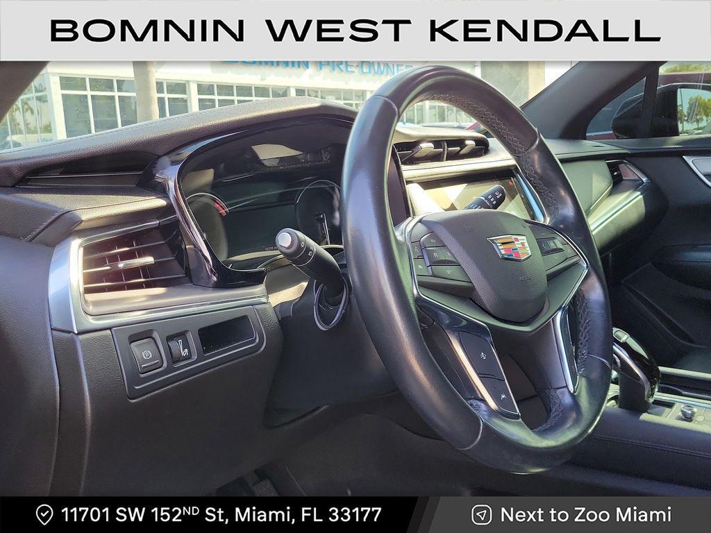 used 2021 Cadillac XT5 car, priced at $17,990