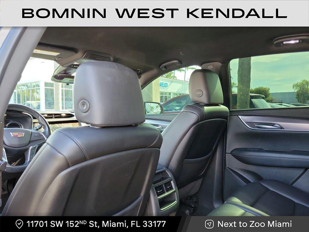 used 2021 Cadillac XT5 car, priced at $17,990