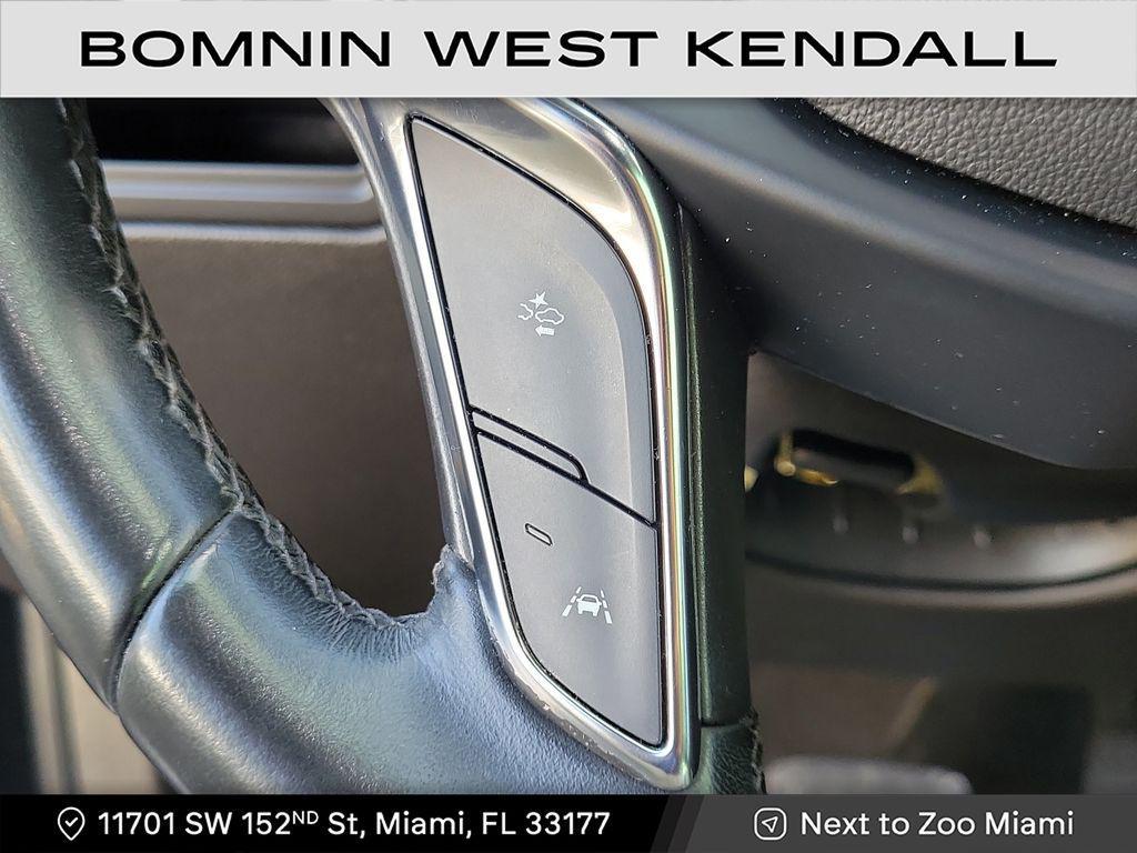 used 2021 Cadillac XT5 car, priced at $17,990