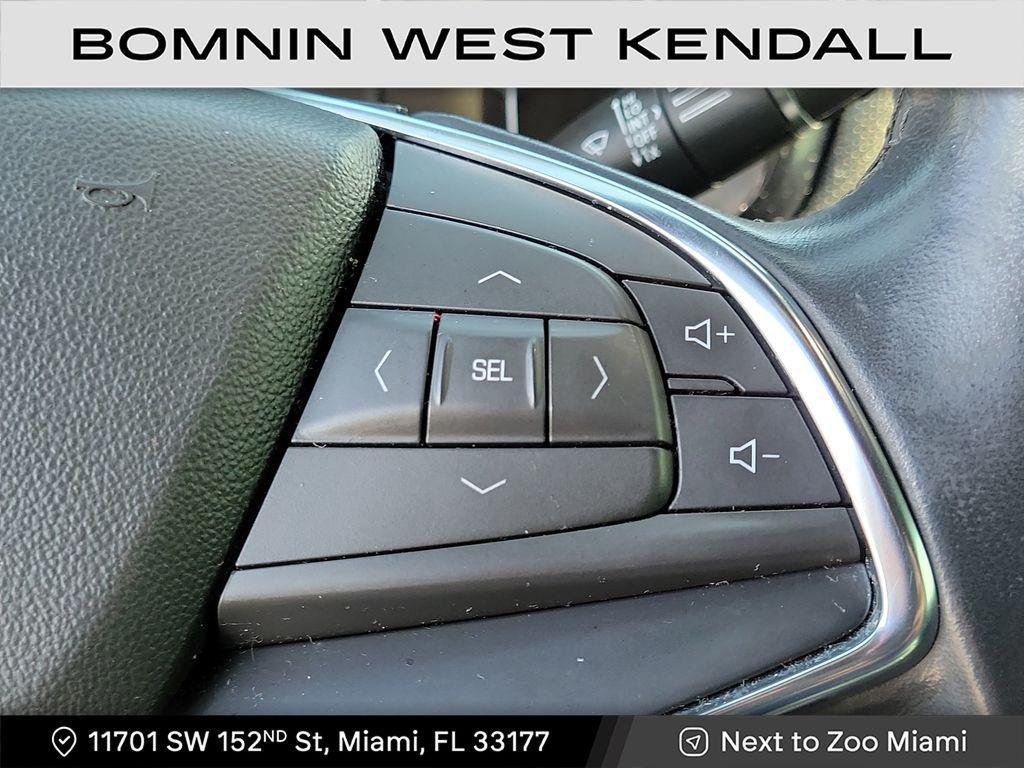 used 2021 Cadillac XT5 car, priced at $17,990