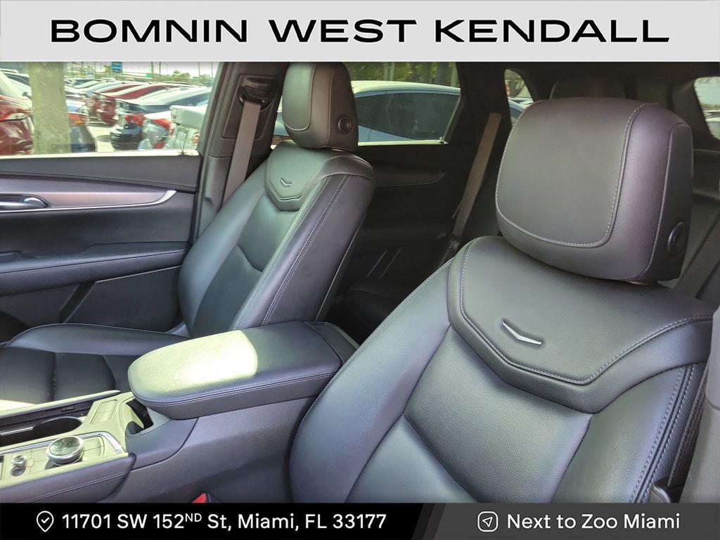used 2021 Cadillac XT5 car, priced at $17,990