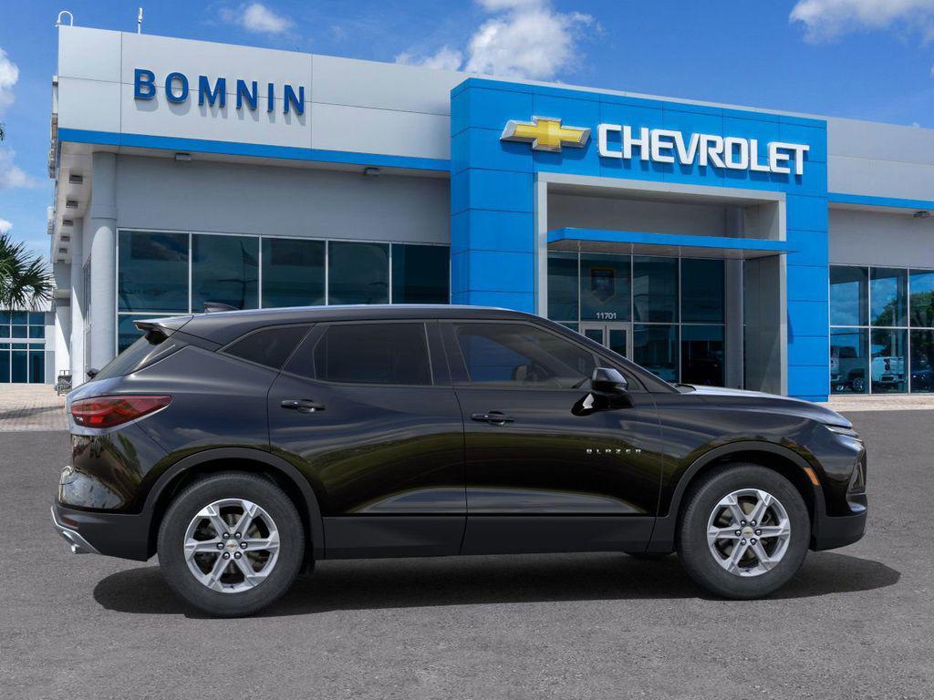 new 2025 Chevrolet Blazer car, priced at $26,995