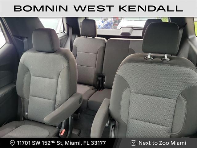 used 2022 Chevrolet Traverse car, priced at $25,990