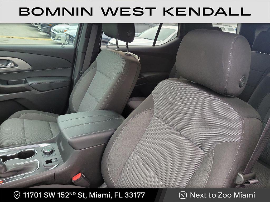used 2022 Chevrolet Traverse car, priced at $26,490