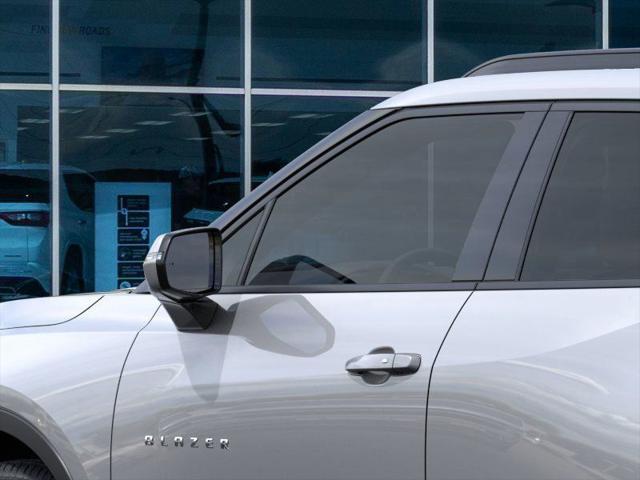 new 2025 Chevrolet Blazer car, priced at $31,195