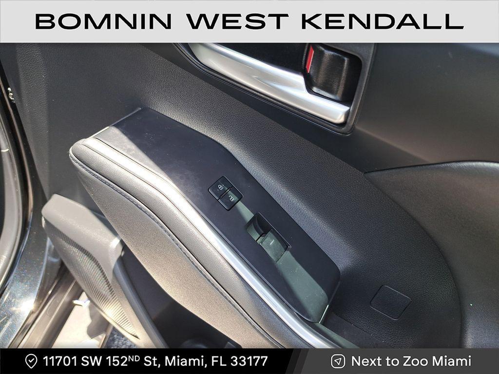 used 2023 Toyota Highlander car, priced at $35,990
