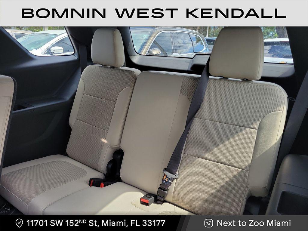 used 2023 Chevrolet Traverse car, priced at $18,490