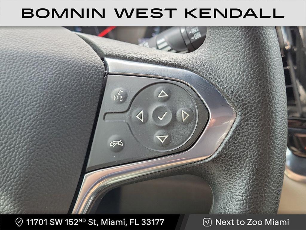 used 2023 Chevrolet Traverse car, priced at $18,490