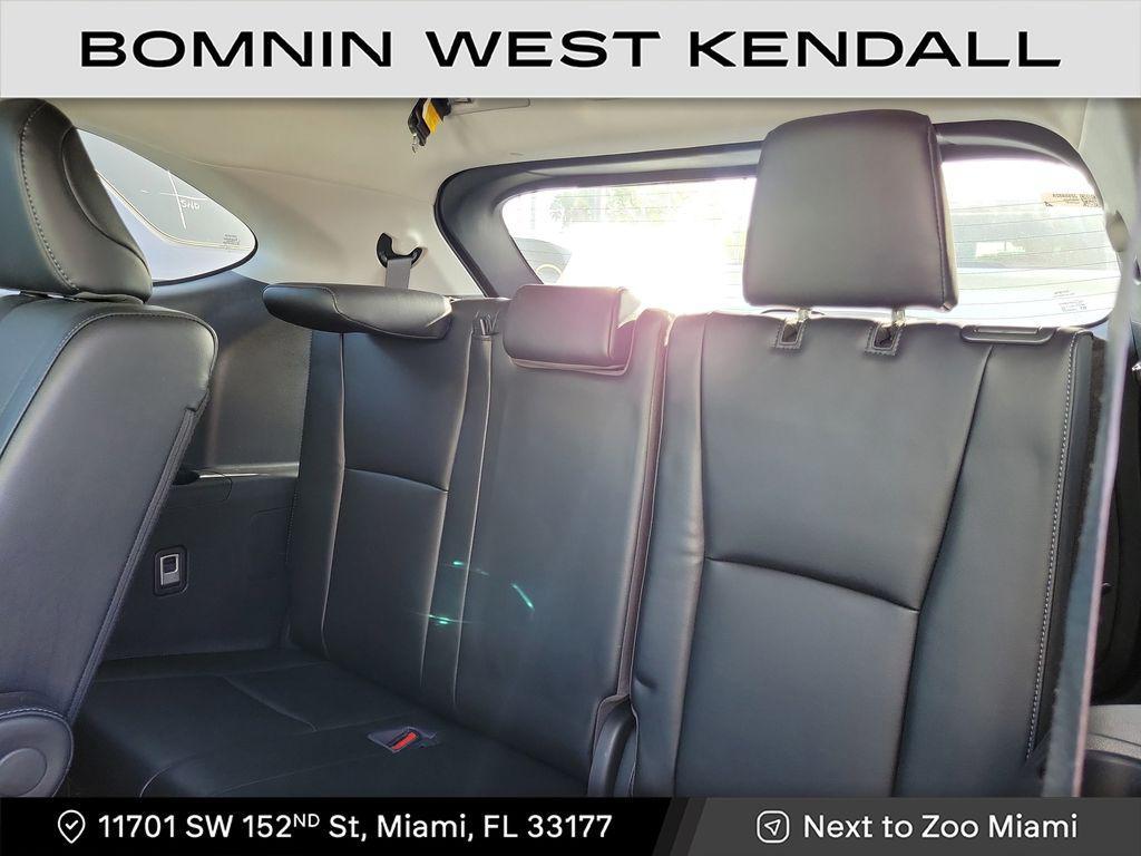 used 2023 Toyota Highlander car, priced at $34,990
