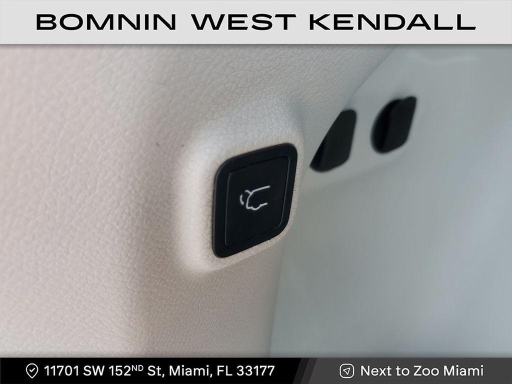 used 2020 Jeep Cherokee car, priced at $14,990