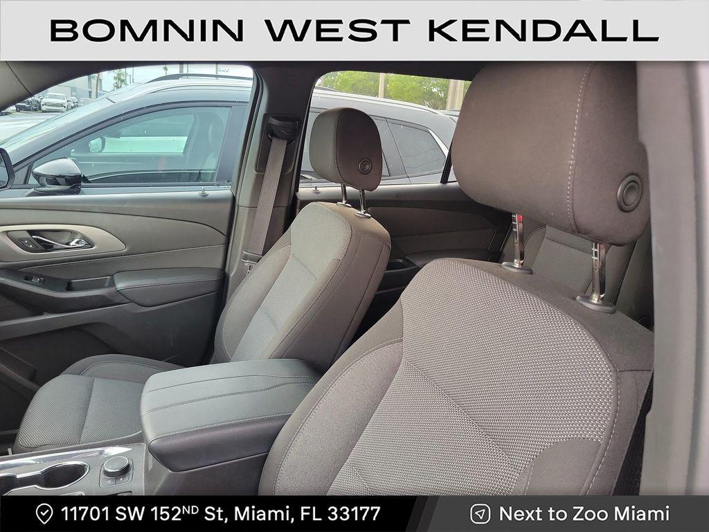 used 2023 Chevrolet Traverse car, priced at $26,990