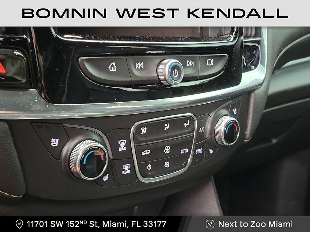 used 2023 Chevrolet Traverse car, priced at $30,990